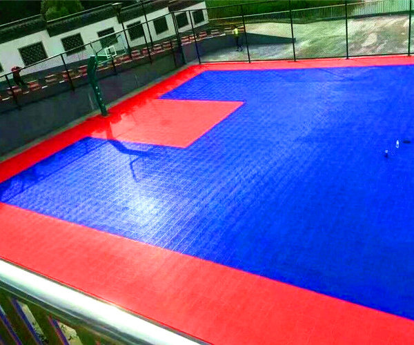 如皋硅PU籃球場(chǎng)掉色，變色的原因