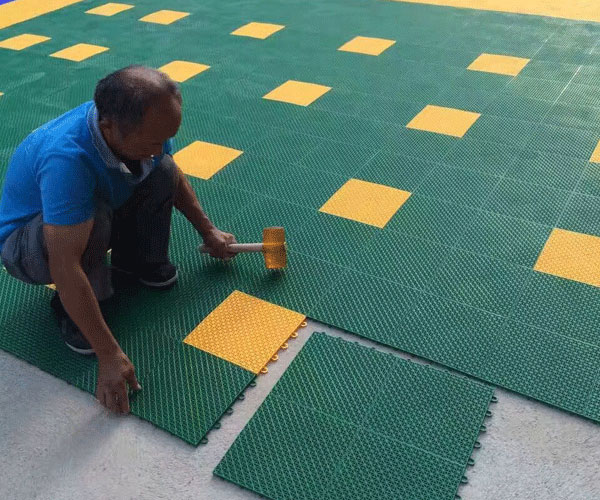 鹽城懸浮式拼裝地板：創(chuàng)新、高效、省力的現(xiàn)代會展選擇